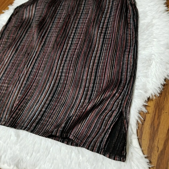 Women's Sleeveless Striped Top - Picture 5 of 6